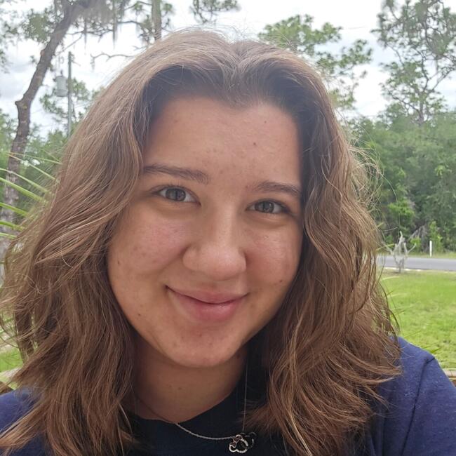 Babysitter in Inverness (Florida): Katie