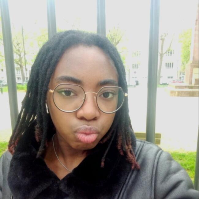 Babysitter in Saint-Max: Daniellie