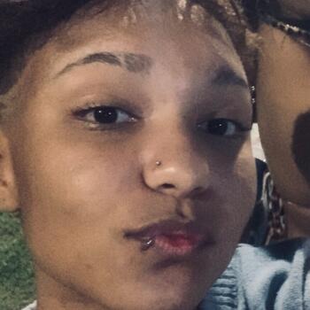 Babysitter in Contagem: Yasmin Danielle