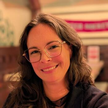 Emploi de gardiennage à Collingwood: Laura