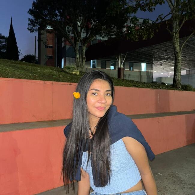 Babysitter in Ponta Grossa: Eloisa Eduarda