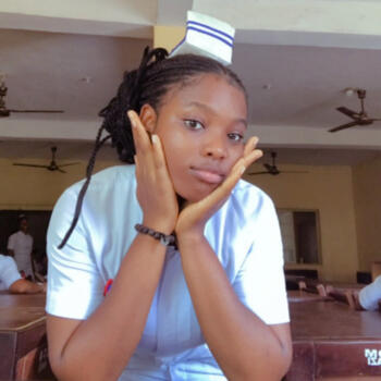 Babysitter Lagos Island: Priscy