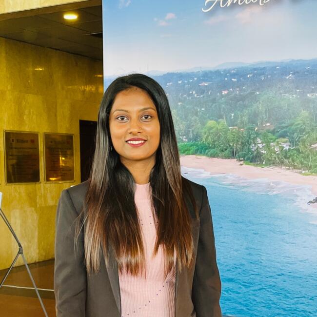 Babysitter in Rome: Ishini