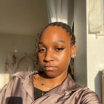 Babysitter in Paris: Amy