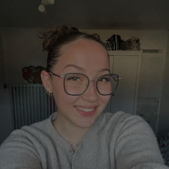 Babysitter in Caen: Laurine