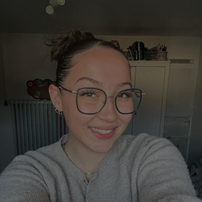 Babysitter in Caen: Laurine