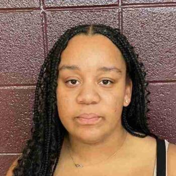 Babysitter in Huntsville: Vanessa