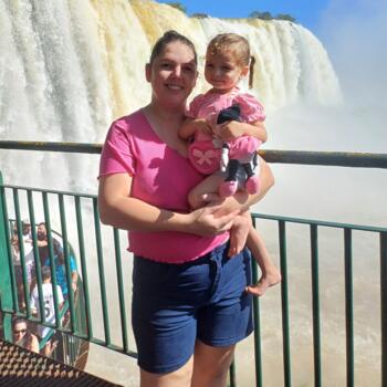 Emprego de babá em Brusque: emprego de babá Dalvana