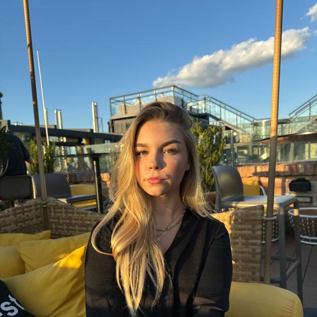 Babysitter in Dunaharaszti: Laura