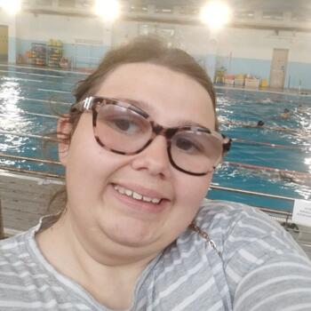 Babysitter in Palau: Sara