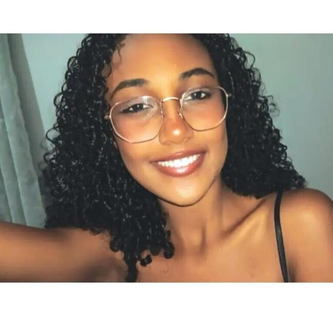 Babá em Manhuaçu: Júlia