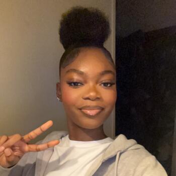 Babysitter in Le Kremlin-Bicêtre: Mandy