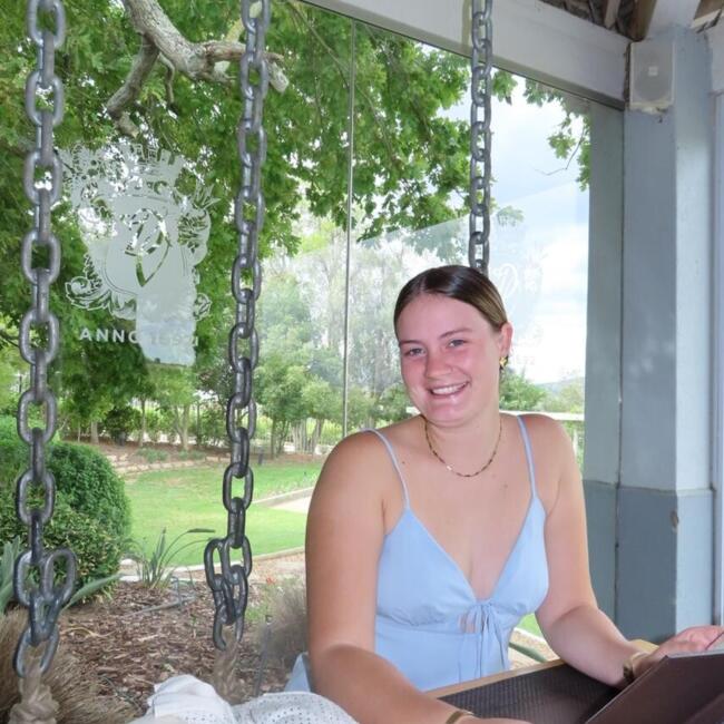 Babysitter in Stellenbosch: Mia