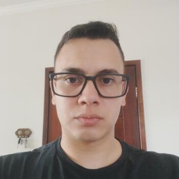 Babysitting job in Três Corações: babysitting job Glauber