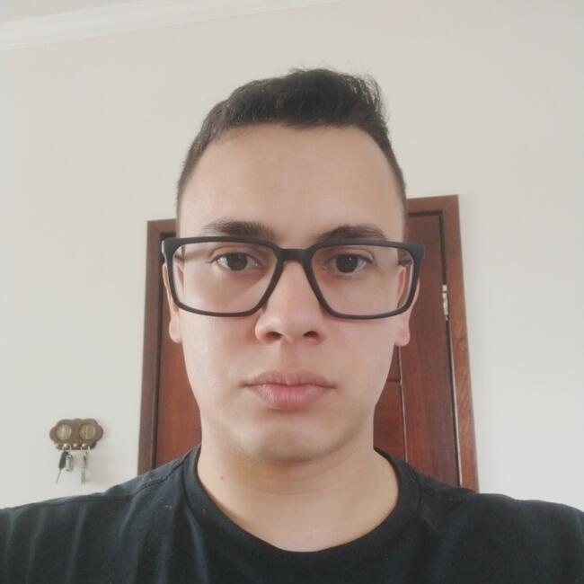 Babysitting job in Três Corações: Glauber