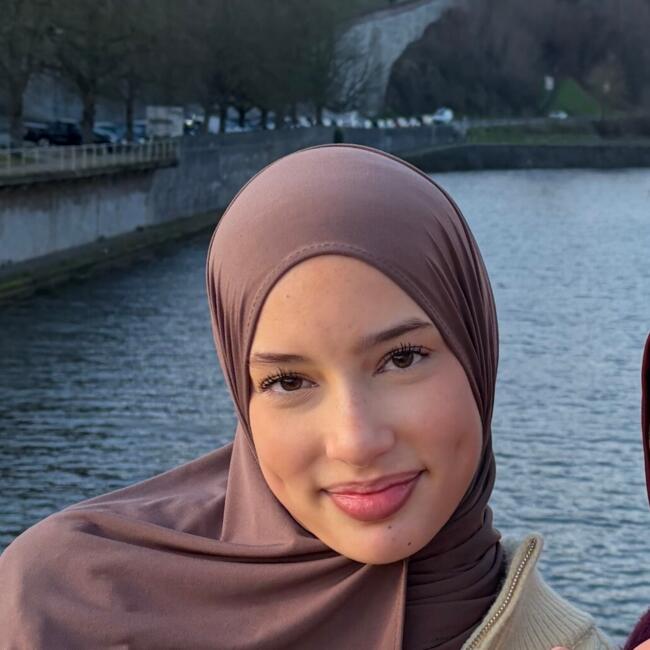 Babysitter em Anderlecht: Amina