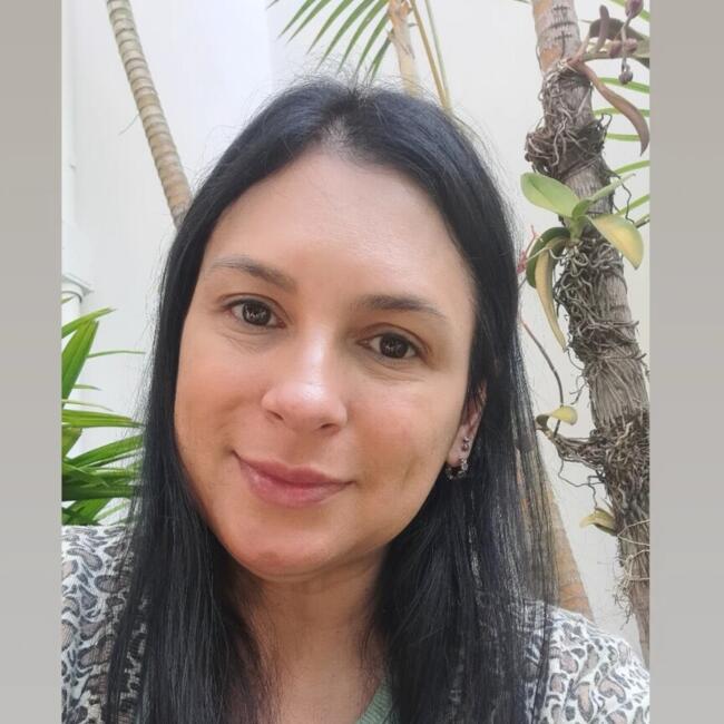 Babysitter in São Paulo: Adriana