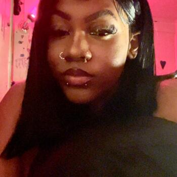 Babysitter in New York: Iyana