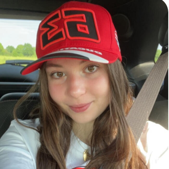 Babysitter in Bousse: Léane