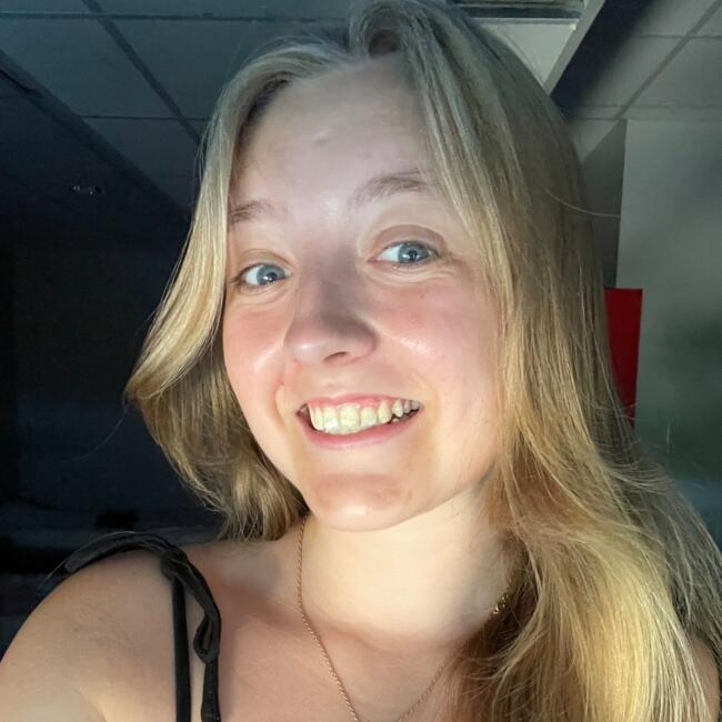 Babysitter in Angers: Louise