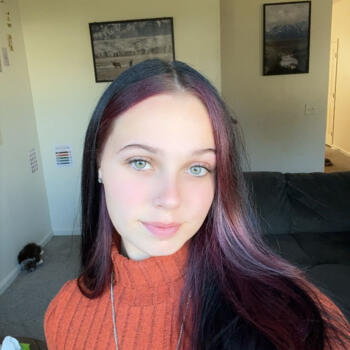 Babysitter in Fort Liberty: Bobbi