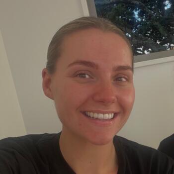 Nanny in Auckland: Neve