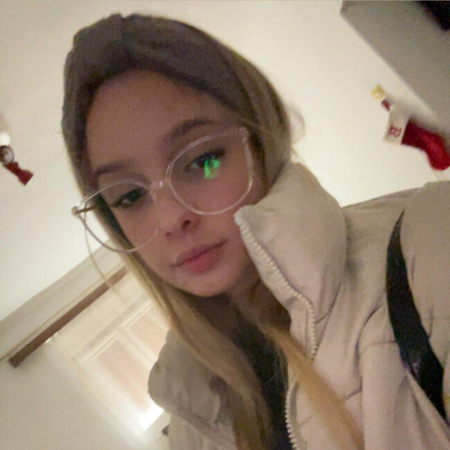 Bébiszitter Pusztaszabolcs területén: Bianka