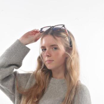 Babysitter in Harlow: Holly