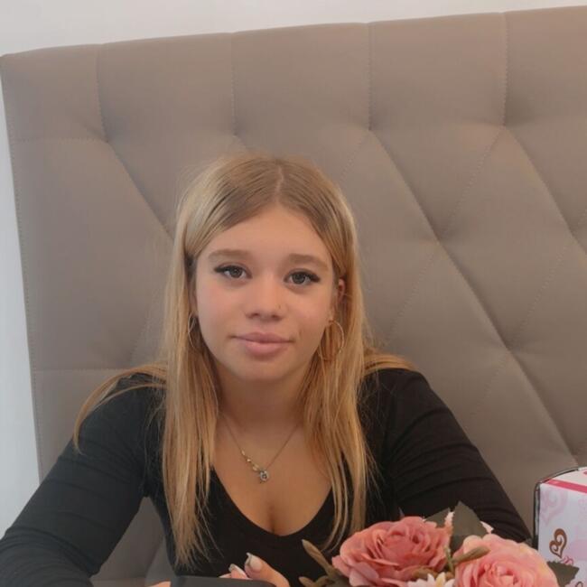 Babysitter in Sobreda: Cátia