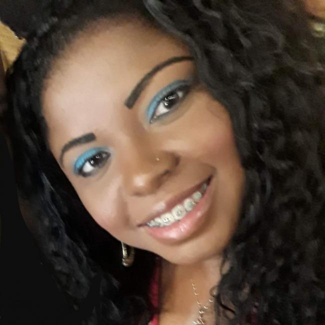Babysitter in Salvador: Isabela