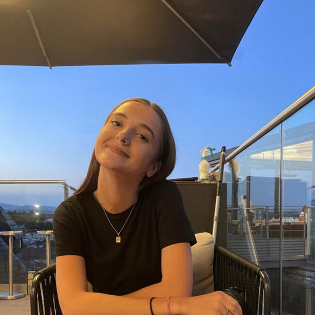 Babysitter in Rochetaillée-sur-Saône: Rose