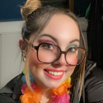 Babysitter in Sailly-Labourse: Leelou