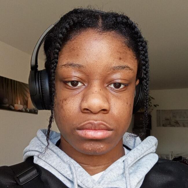 Babysitter in Paris: Aïlie