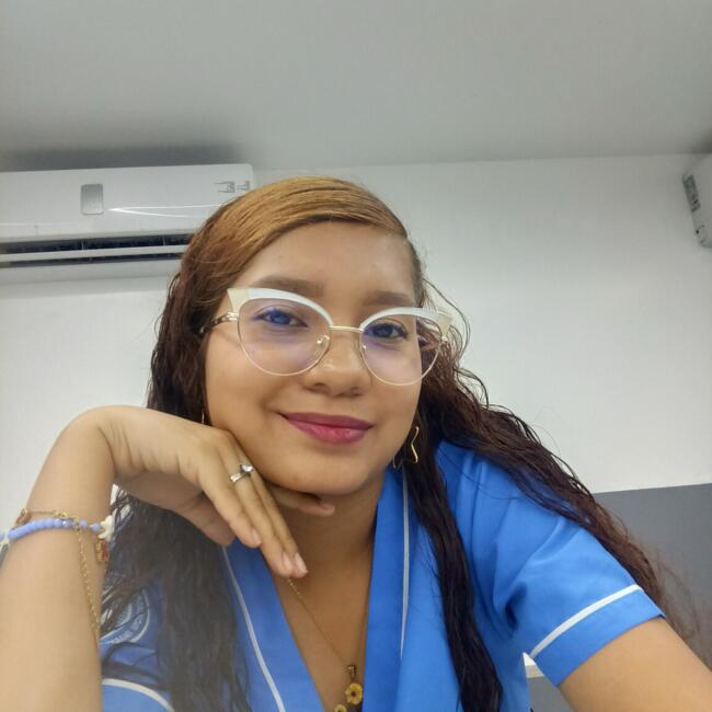 Niñera en Eloy Alfaro: KRISTHEL