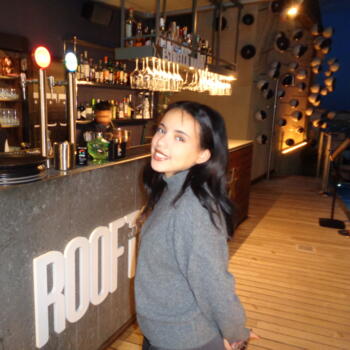 Babysitter in Paris: Selma