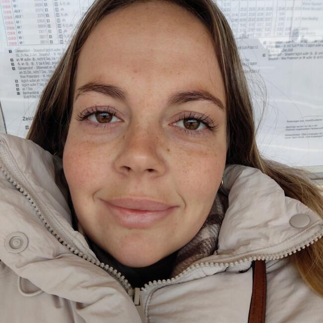 Babysitter in Weikendorf: Luzelle
