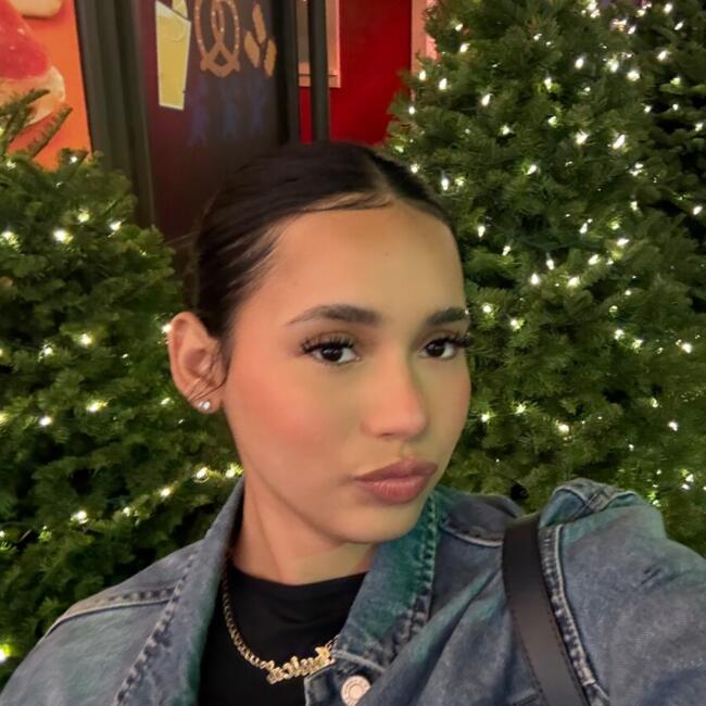 Babysitter in Cudahy: Jessica