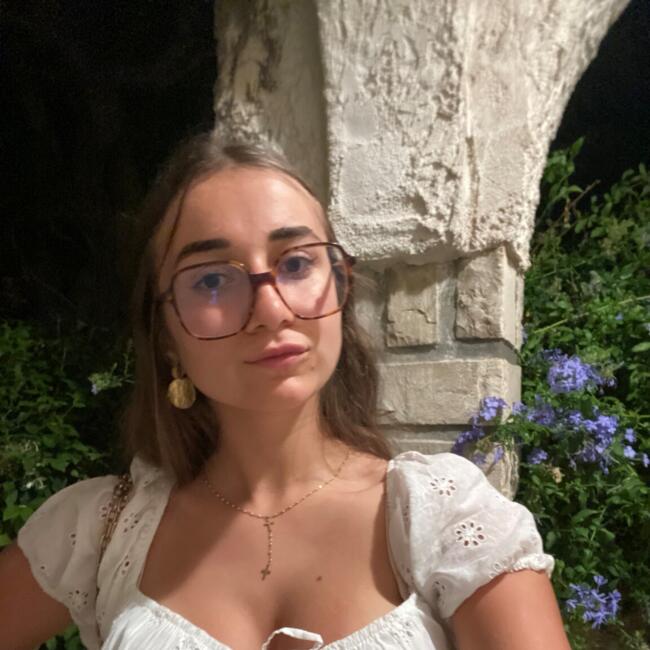 Babysitter in Saint-André-lez-Lille: Merna