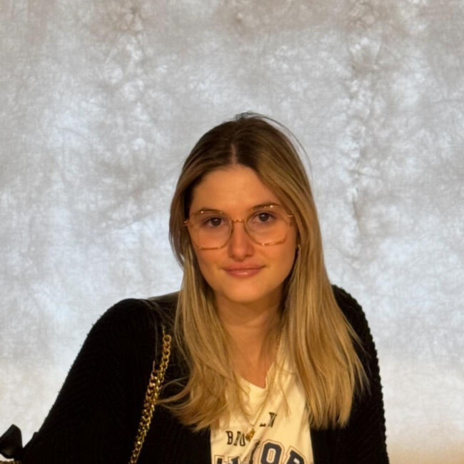 Babysitter in Vendargues: Flora