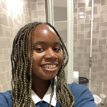 Babysitter in Roissy-en-Brie: Love-Leen