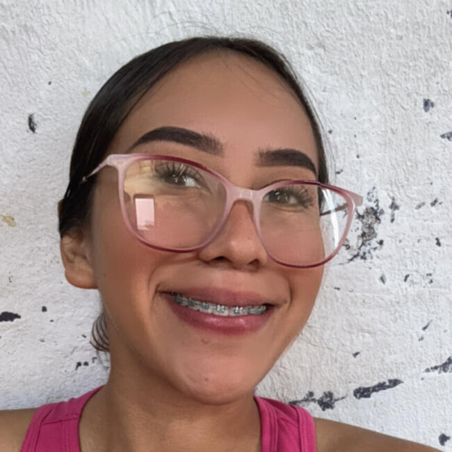 Babysitter in León: Laura flores