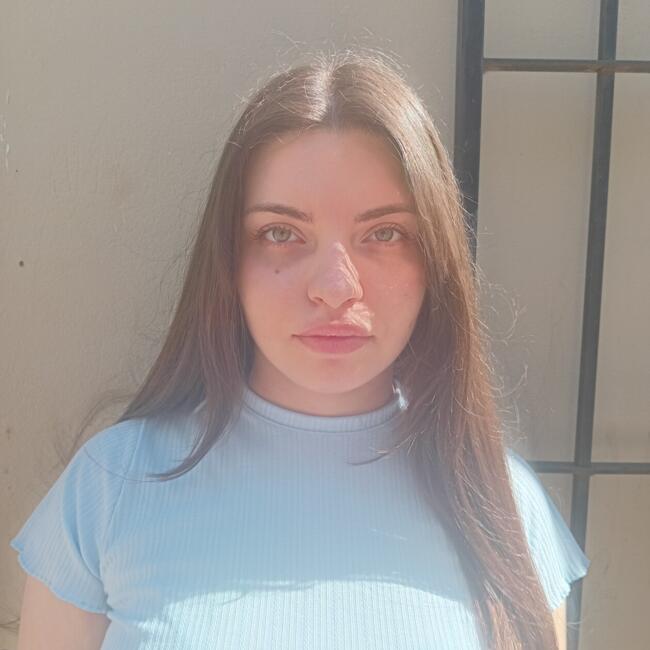 Babysitter in Santa Fe: Victoria