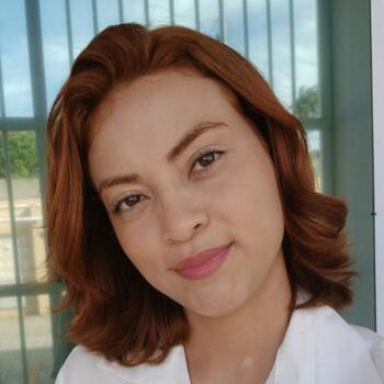 Babysitter Caucaia: Lais