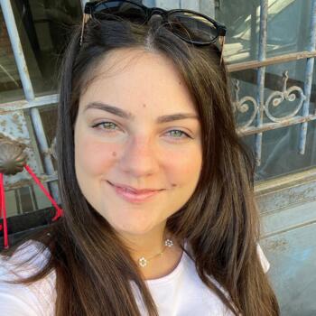 Babysitter a Pozzuoli: Giulia