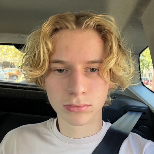 Babysitter in Fréjus: Noah