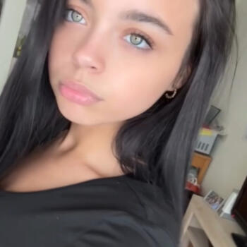 Babysitter in Charleroi: Celenia