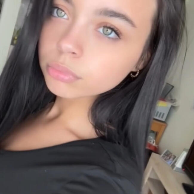 Babysitter in Charleroi: Celenia