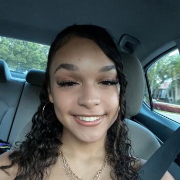 Babysitter in Davie: Sydney