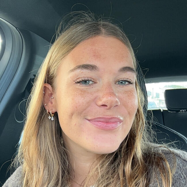 Babysitter in Mayenne: Angie
