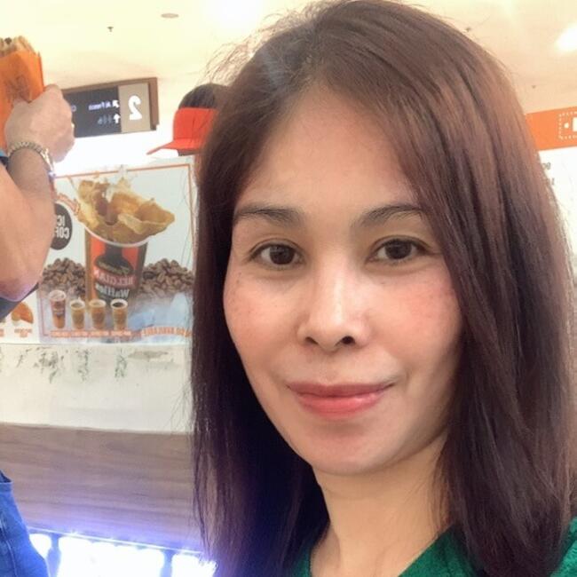 Baby-sitter in Calgary: Chyrel